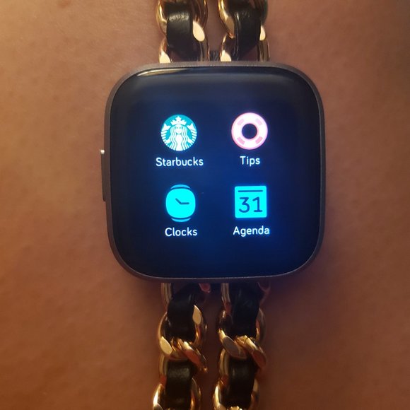 FitBit Versa 2 with charger & 2 fashion bands - Picture 10 of 11